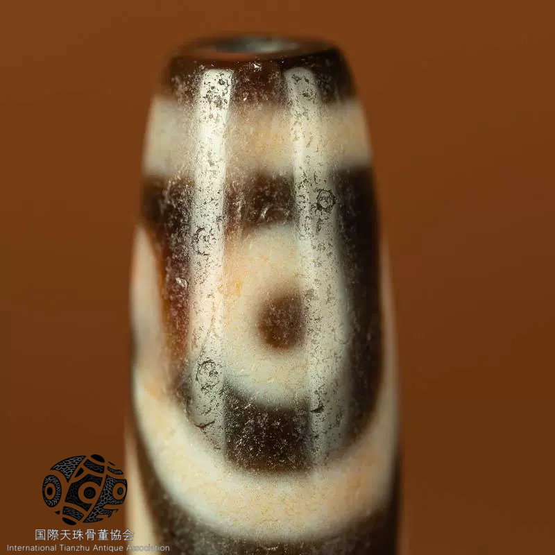 チベット▪朱砂三眼天珠